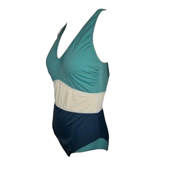 zuda Colorblocked V-Neck One-Piece Swimsuit - Picture 4 of 5
